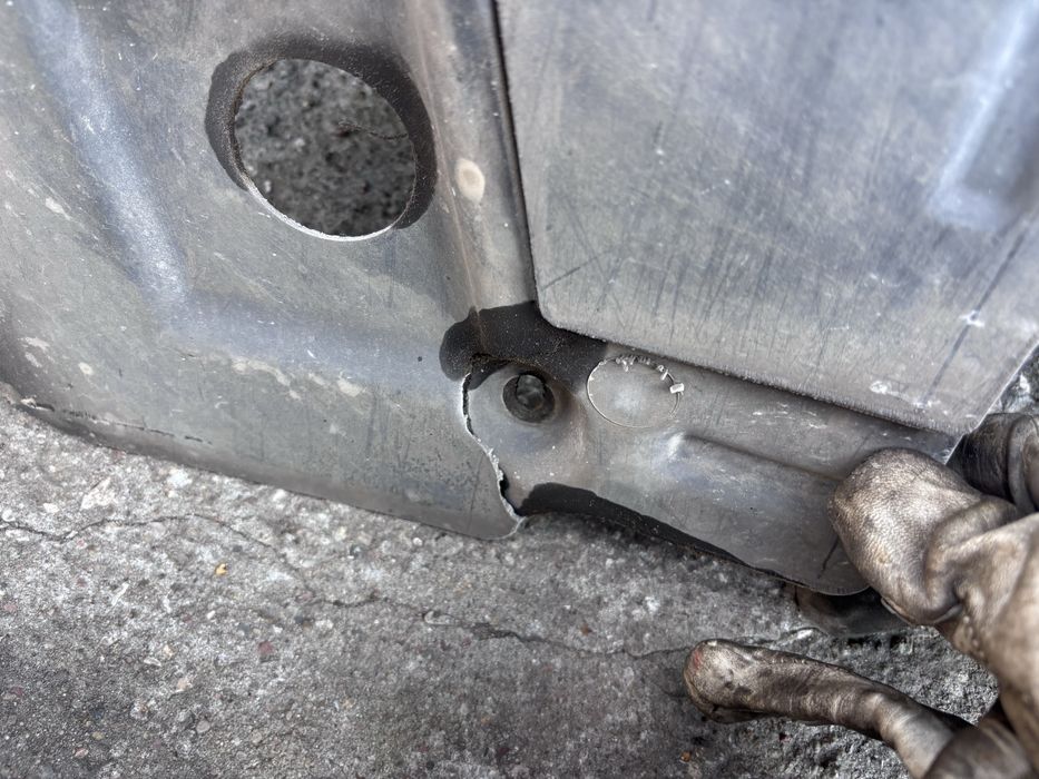 Opel Astra J Zafira C Insignia A osłona Pod silnik Dolna osłona silnika Kompletna Oryginał