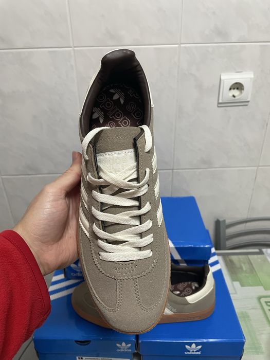 Adidas Spezial novas