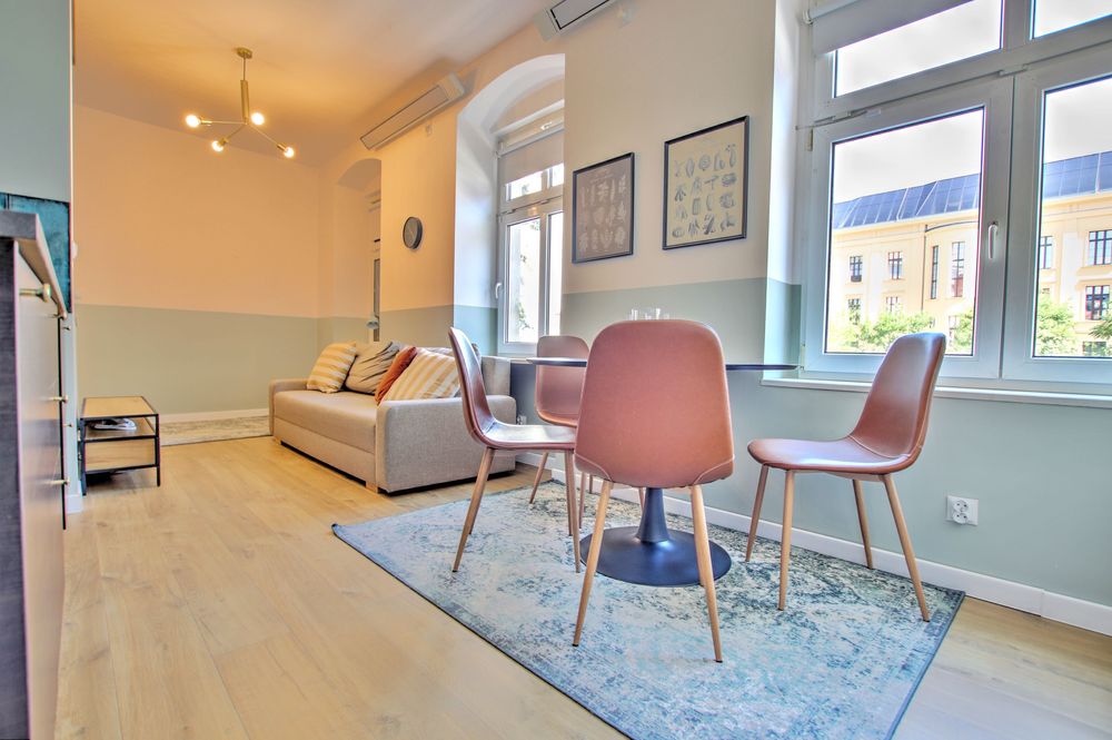 Studio z wydzieloną sypialnią, Plac Uniwersytecki 35mkw