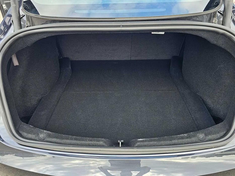 Tesla Model 3 Long Range      2025