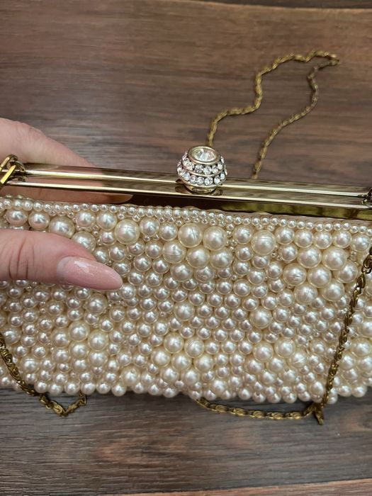 Сумка клатч у перлинах