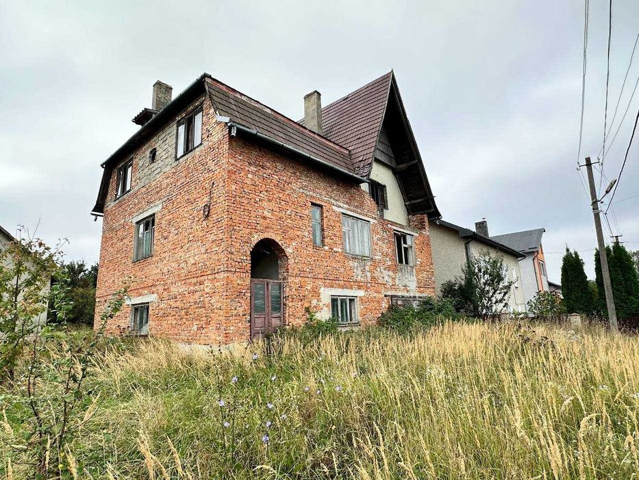 Продається будинок з ділянкою у смт.Меденичі