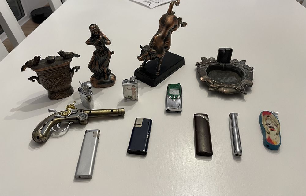 Coleção de 14 isqueiros