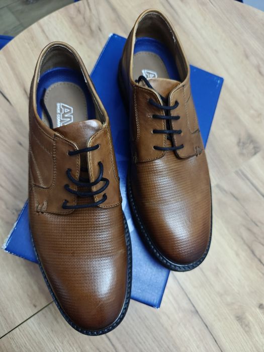 Sprzedam buty garniturowe.