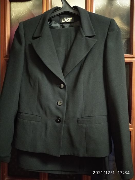 Женский деловой костюм