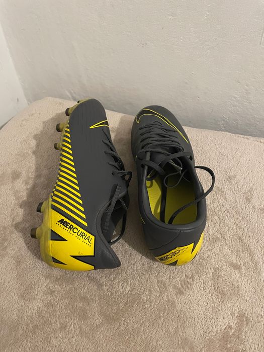 Buty piłkarskie Nike Mercurial