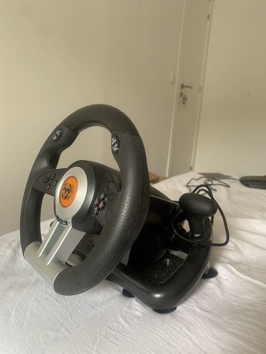 Video gaming wheel + pedals