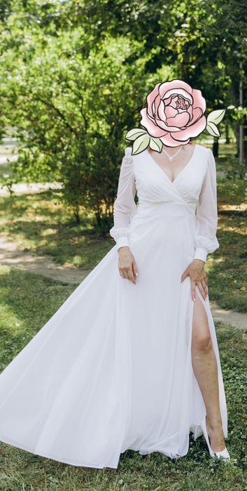 Весільна сукня з розрізом