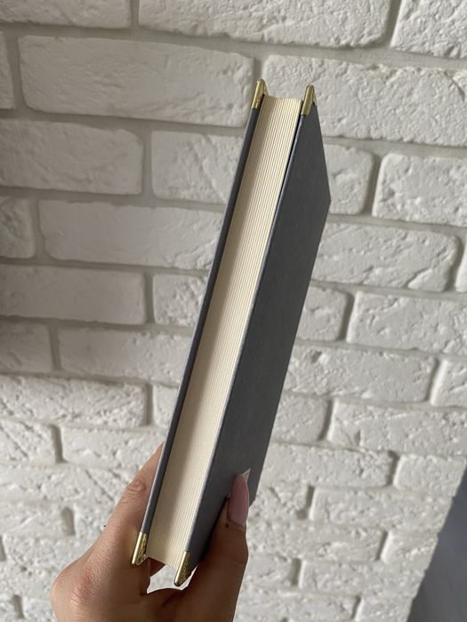 Продам книгу Острів