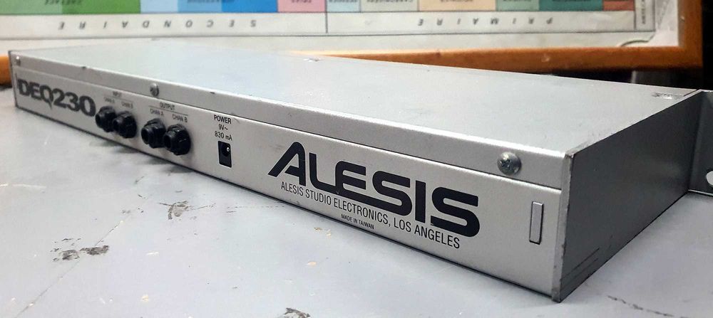 Alesis deq230 Equalizador Gráfico Digital