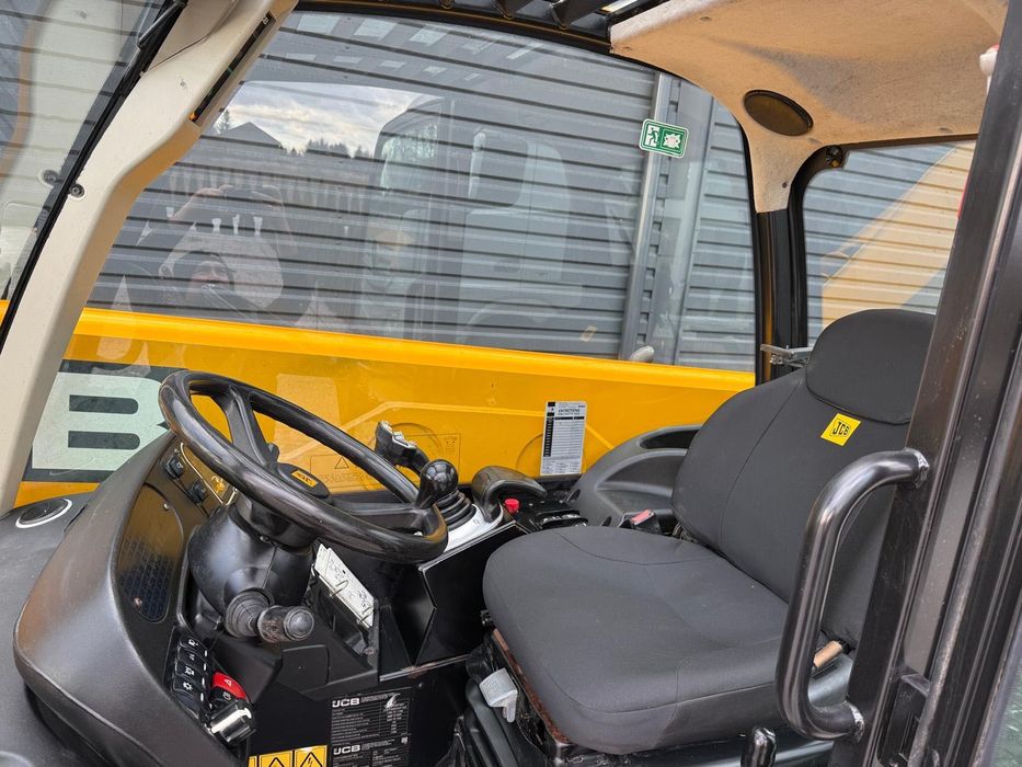 Навантажувач JCB 531