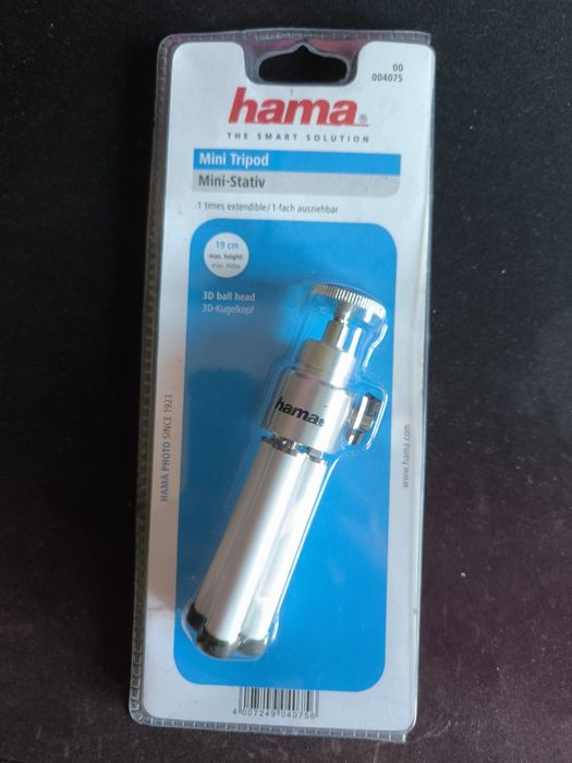 Hama Mini Tripod

- Altura máxima extensível: 19 cm
- Cabeça de bo