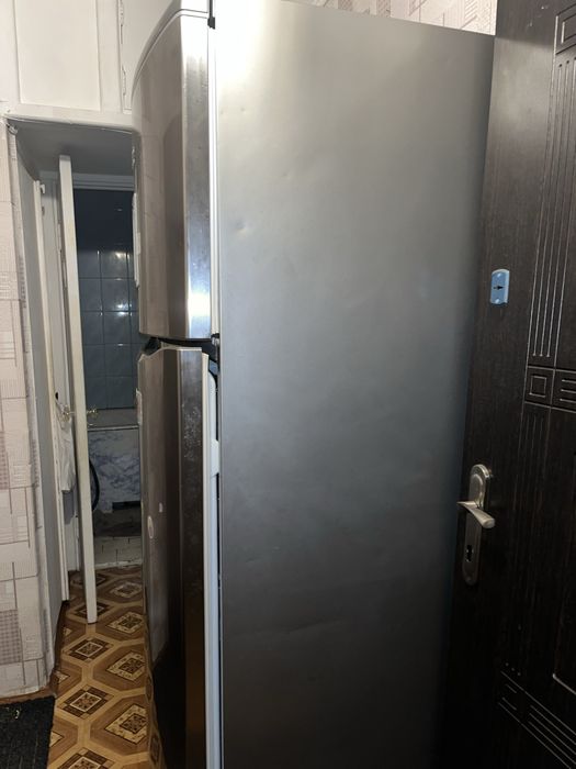 Холодильник Hotpoint Ariston