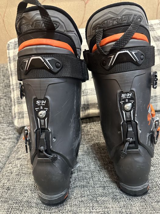 Гірськолижні черевики Dalbello Panterra 90 розмір 300-305