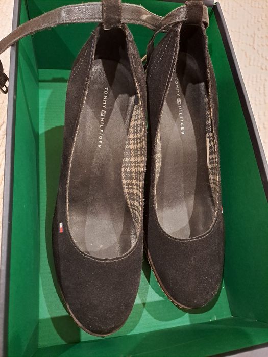 Sapatos tommy 38 lindas super confortáveis