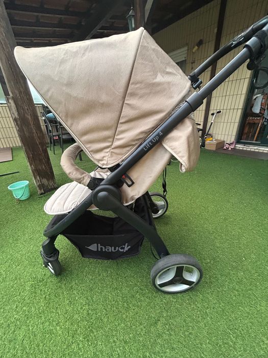 Carrinho de passeio bebé Hauck bom estado