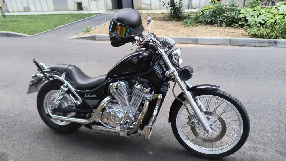 Suzuki intruder 400