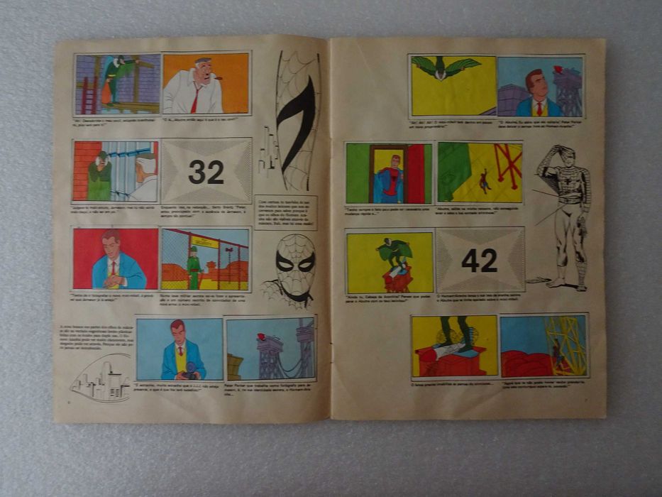 Caderneta de cromos O Homem Aranha e os Quatro Fantásticos (faltam 16)