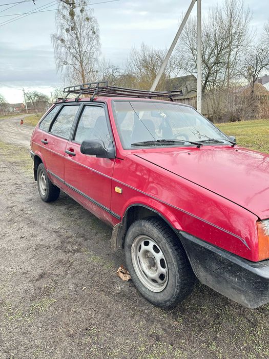 ВАЗ 21093 червона в хорошому стані