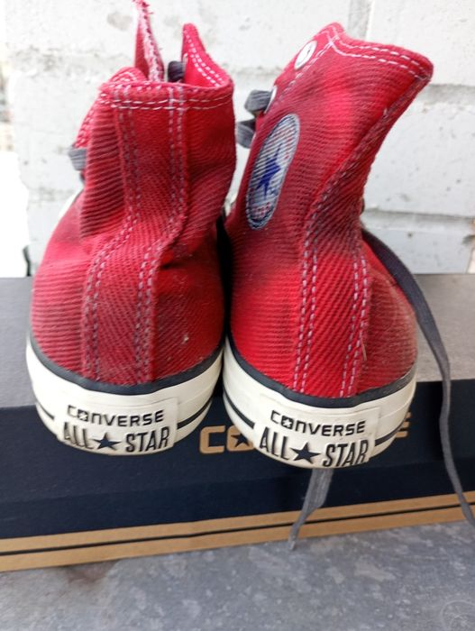 Convers кеди лимитована серія.