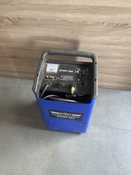 Prostownik transformatorowy z rozruchem  Adler START 625 12/24v