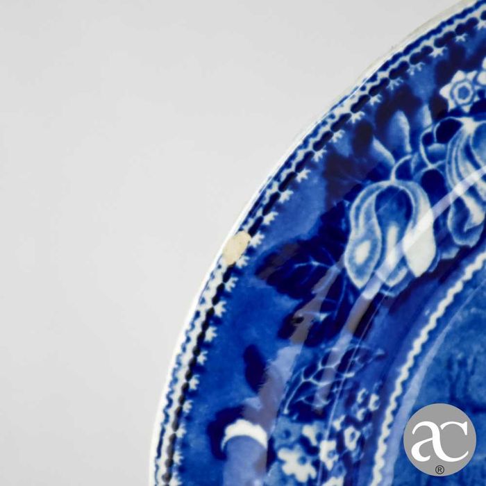 Par de pratos rasos em faiança inglesa Sttafordshire