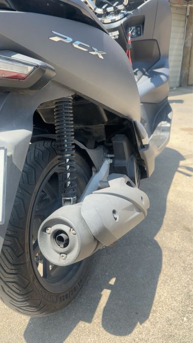 Vendo pcx com 20mil km