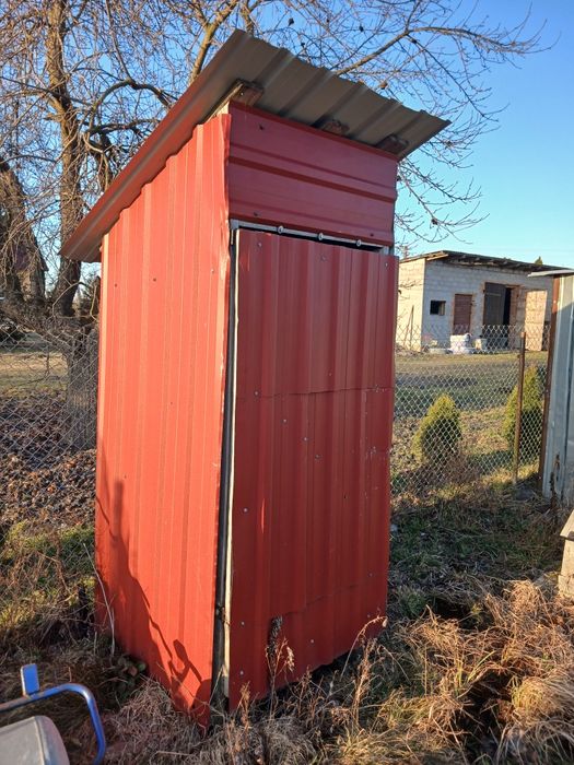 Wychodek na działkę budowe wc