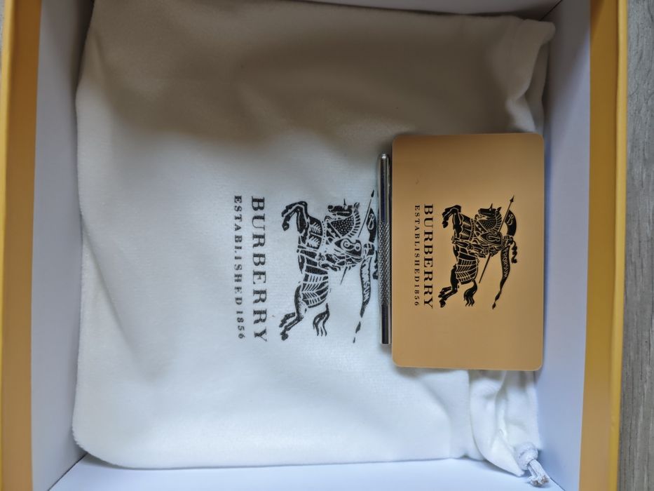 Dwóstronny pasek burberry