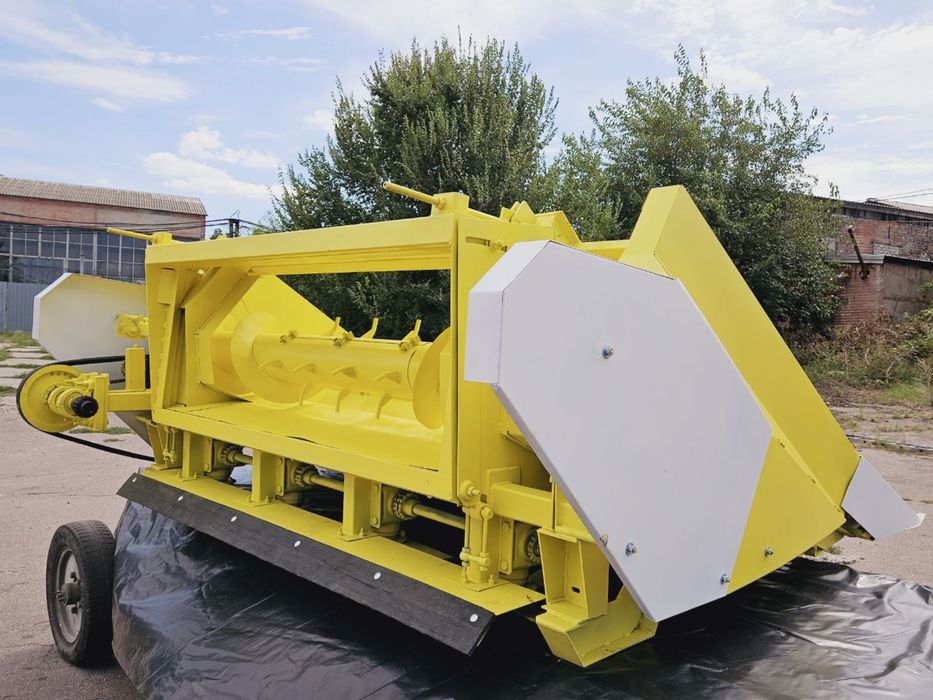 Жатка кукурузна КМС-4 під New Holland , Нива, Case , Claas