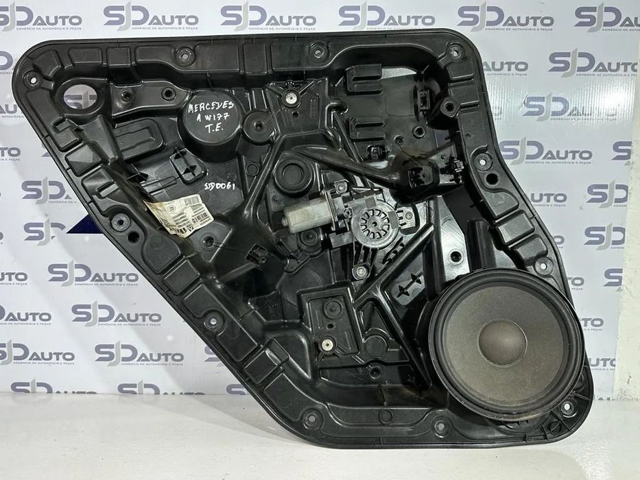 Elevador Trás Esquerdo - Mercedes A W177 (Sedan)