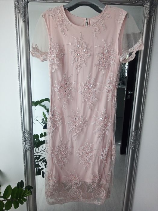 Śliczna sukienka koronkowa cekiny 40/42