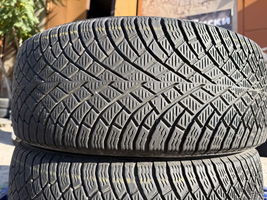 235/50 r19 Nokian Hakkapeliitta R5 Резина зимняя