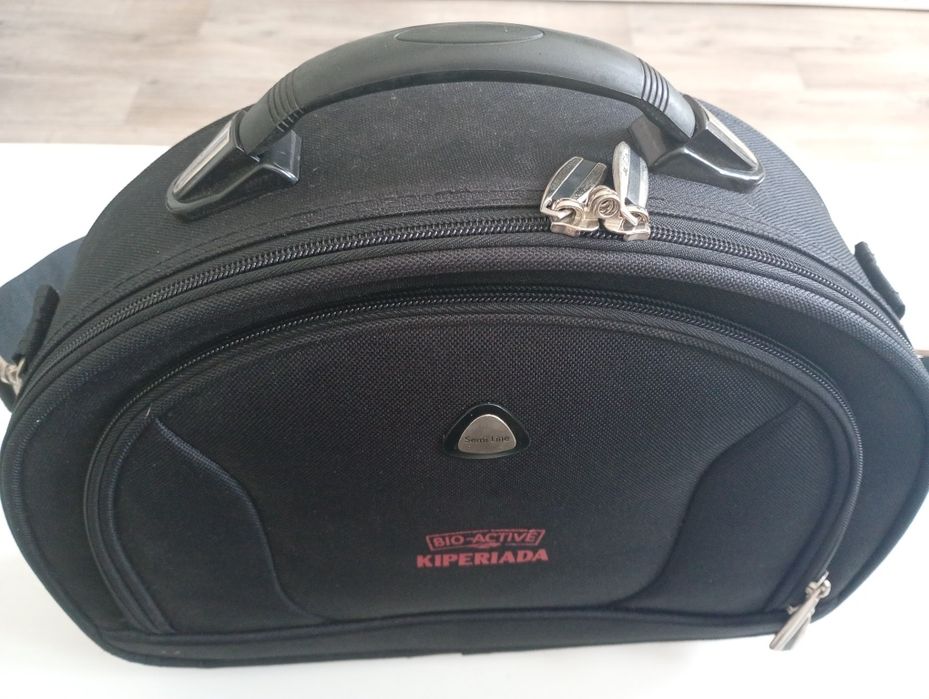 Mały kuferek torba podróżna
