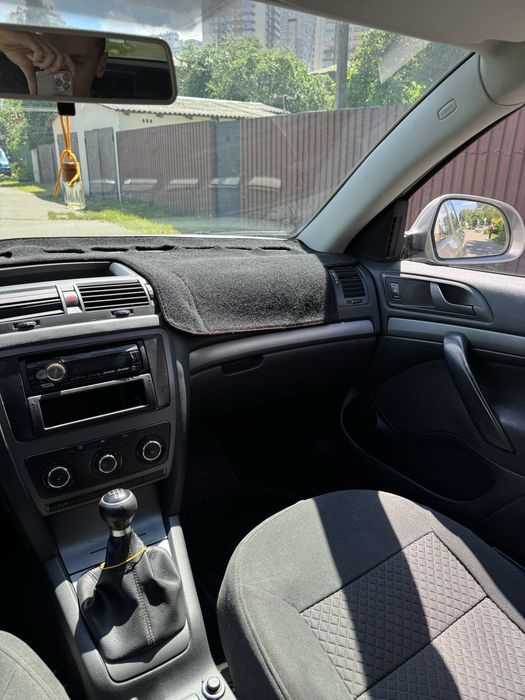 Skoda Octavia 2010 VIN TMBJM61Z0B2025979 фото оголошення 7 з 8