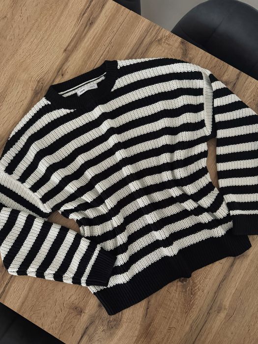 Szeroki sweter w paski Sinsay