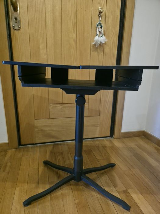 Mesa preta IKEA ajustavel