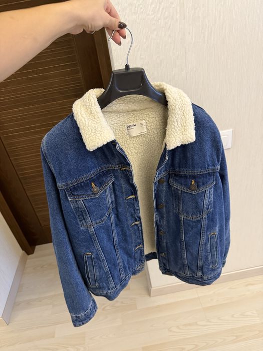 Джинсова куртка Bershka з підкладкою-барашик, розмір S