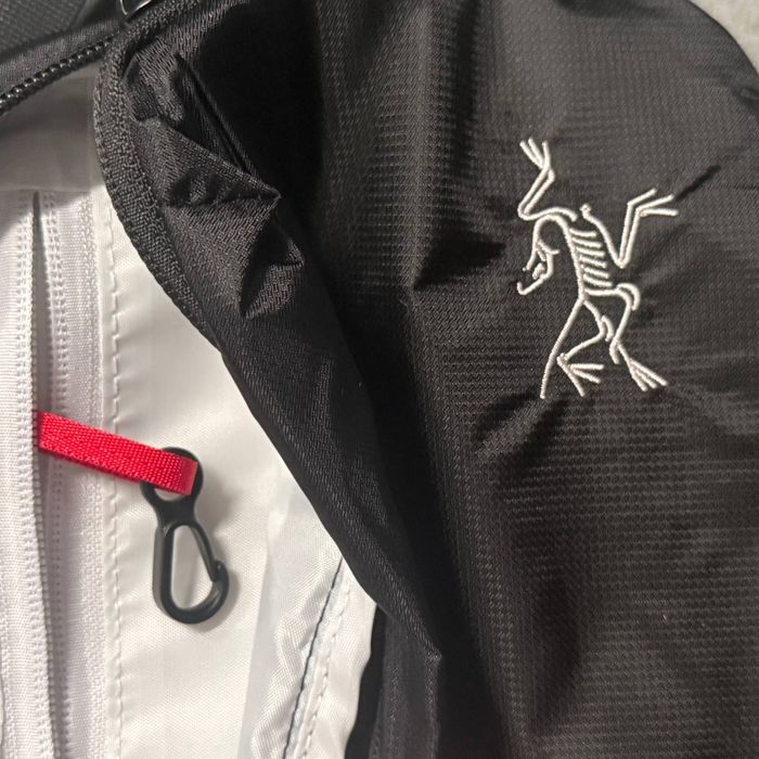 Сумка Arcteryx Heliad 6L crossbody bag — Нова (Black) Gore tex