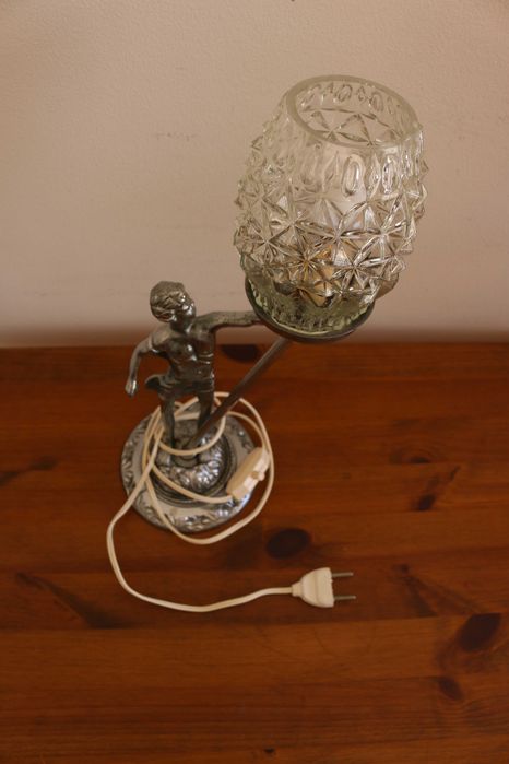 Candeeiro de mesa vintage anos 50 homem-tocha