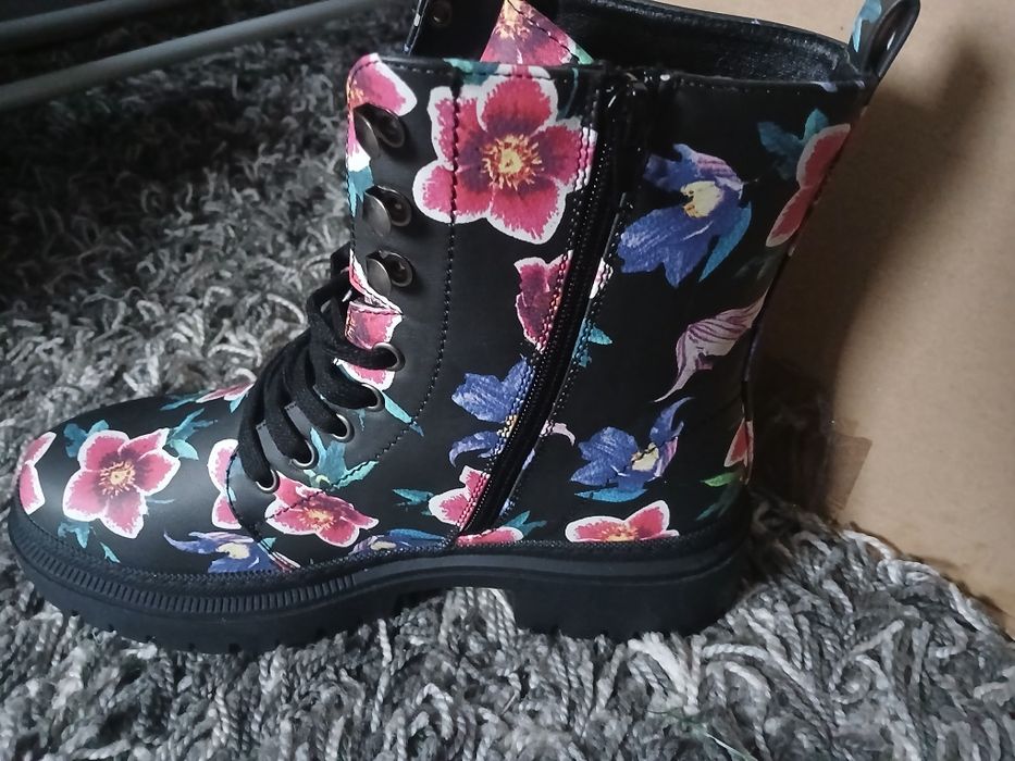 Kozaki botki w kwiaty