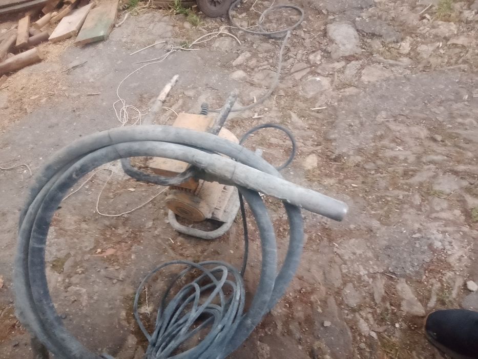 Vibrador de massa