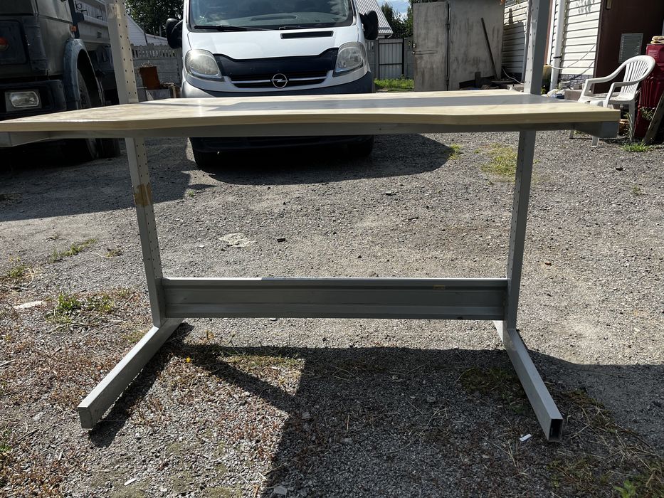 Письменный стол