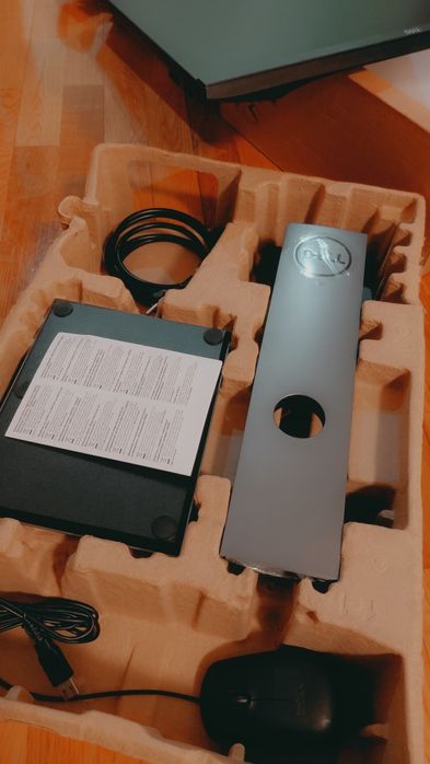 Monitor Dell  P2419H, Rato e Teclado.