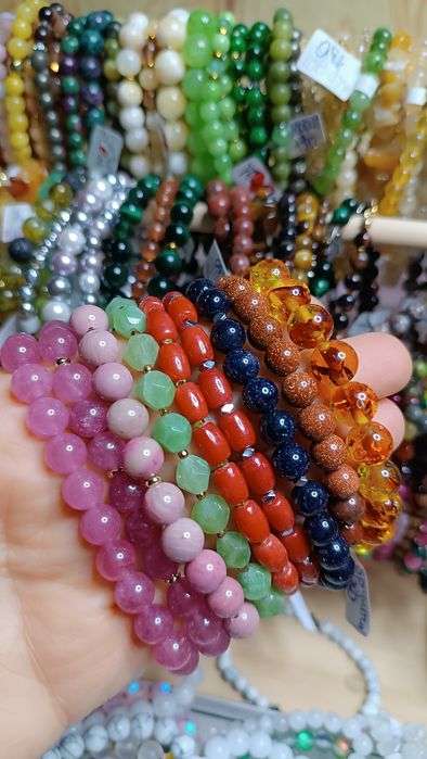 Браслет з натурального каменю.