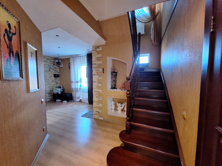 Будинок 228м в 3х рівнях +10 с +гараж  Бориспіль