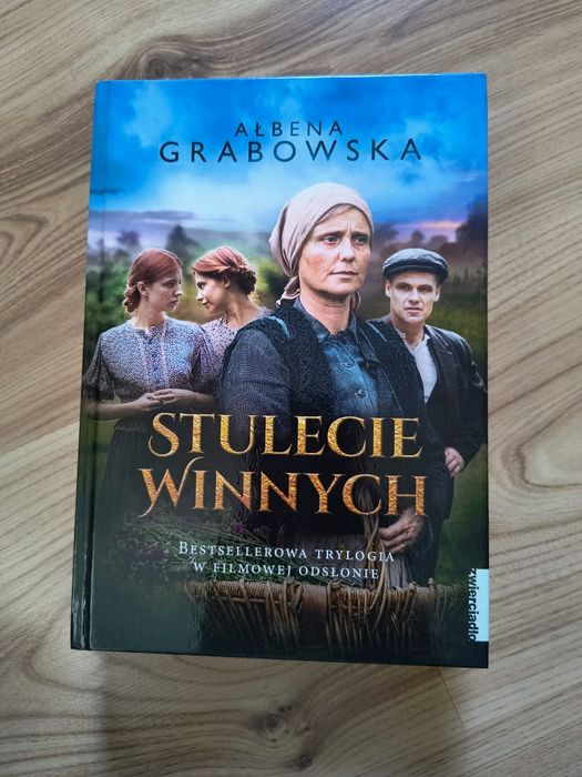 Książka "Stulecie Winnych". Trylogia w jednym wydaniu