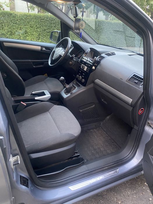Opel Zafira B 1.7 дизель