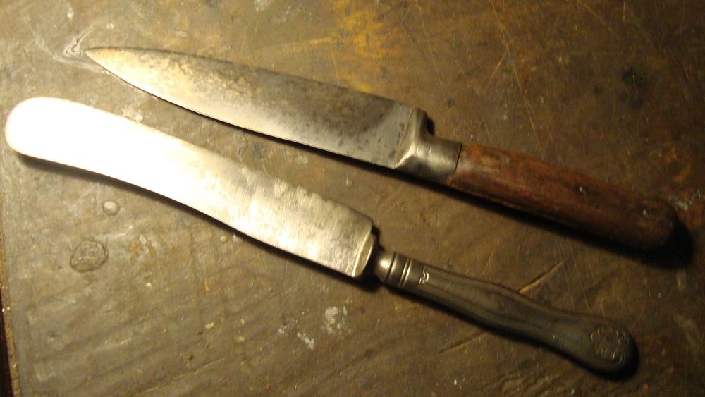 Carretes  pesca  e  facas  muito  antigos