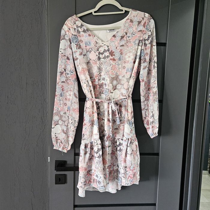 Sukienka  stan  idealny s/m
